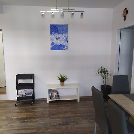 Pisqor Apartment - Self Check-In Bratislava Ngoại thất bức ảnh