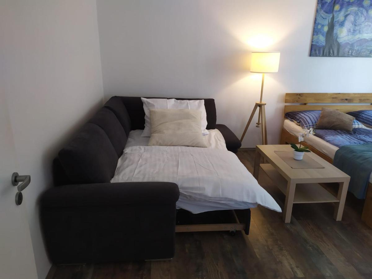 Pisqor Apartment - Self Check-In Bratislava Ngoại thất bức ảnh