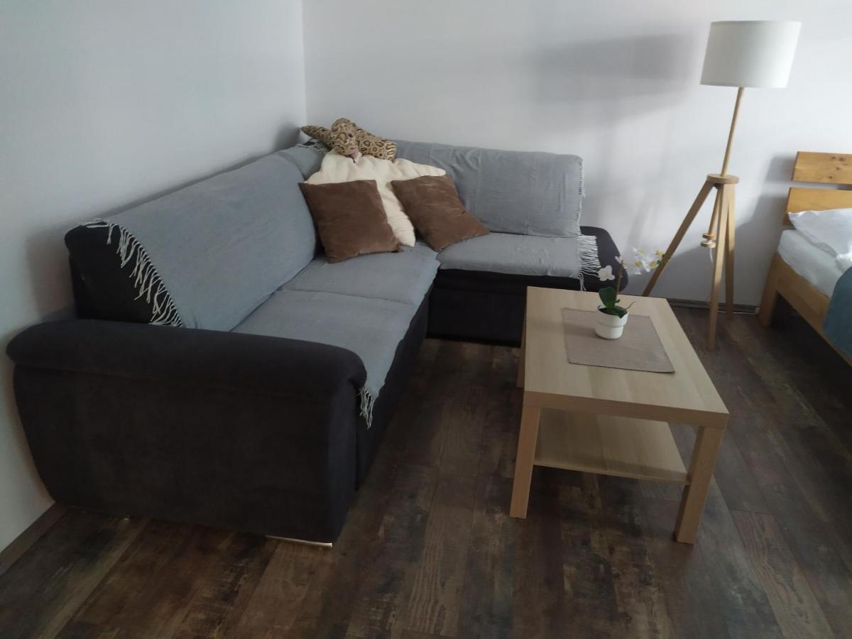 Pisqor Apartment - Self Check-In Bratislava Ngoại thất bức ảnh