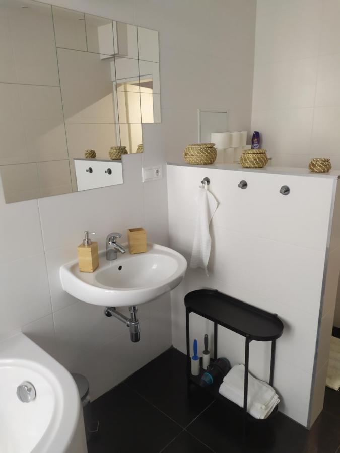 Pisqor Apartment - Self Check-In Bratislava Ngoại thất bức ảnh